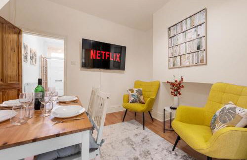 Cosy well-connected 3-bed house - Photo 3