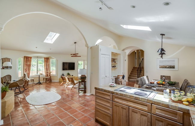 Le n by Avantstay Private Breathtaking Character Cottage w Pool Hot Tub - Foto 11