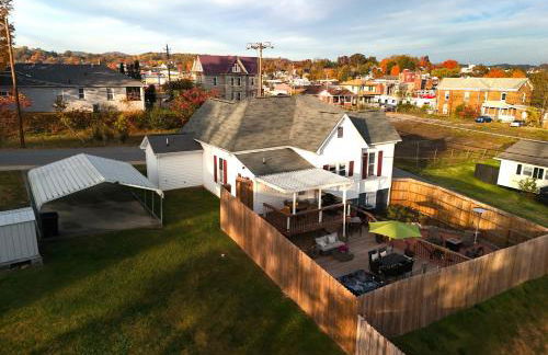 Soak n Stroll 2 State St Casino Firepit Dogs OK - Foto 49