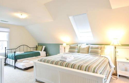 Beautiful Spacious Family Retreat w Pool - Foto 15