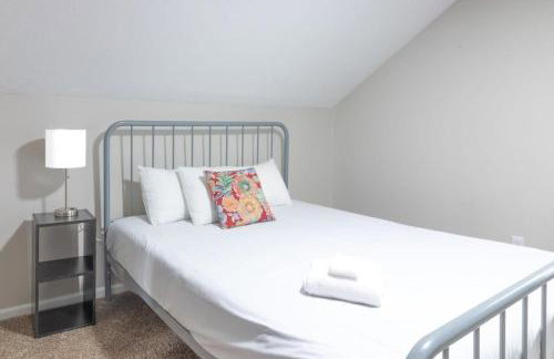 Wrap-Around Porch Uptown Stay-Pets Welcome! - Foto 22