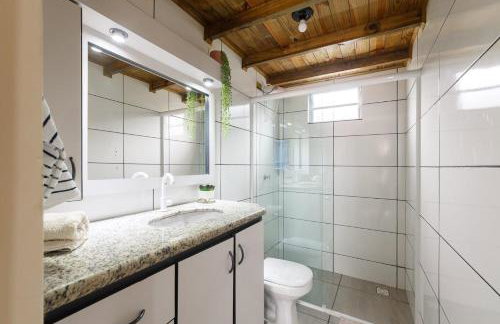 Casa Perto das melhores praias Florianópolis, 8 pessoas, ar condicionado, tv, wifi, cozinha completa, lavanderia, - Foto 31