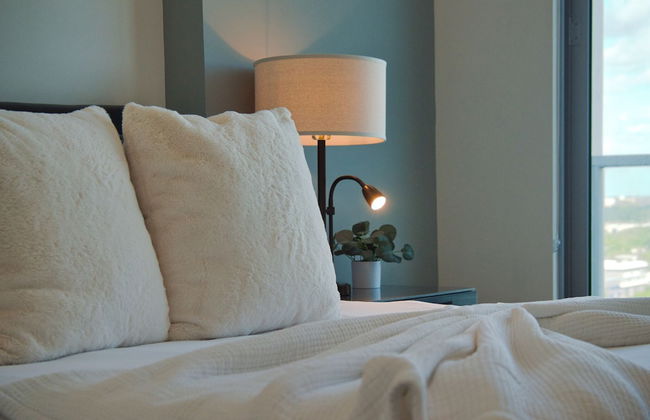 Modern Condo in Design District - Photo 9