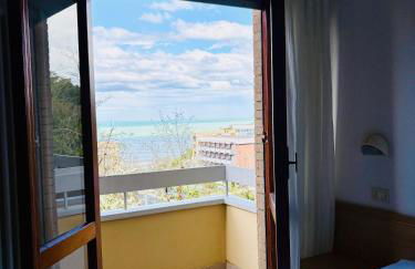 APPARTAMENTO VISTA MARE -E- con 2 camere da letto -Residence azzurro - Foto 11