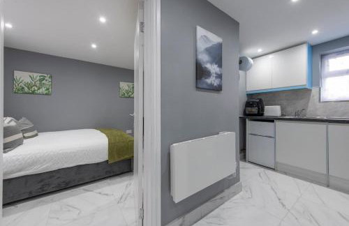 Bright 2-Bedroom Ensuite Apartment with Kitchen - Foto 7