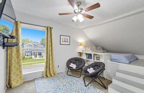 Luxe Family Escape with Games Hot Tub and Yard - Foto 29