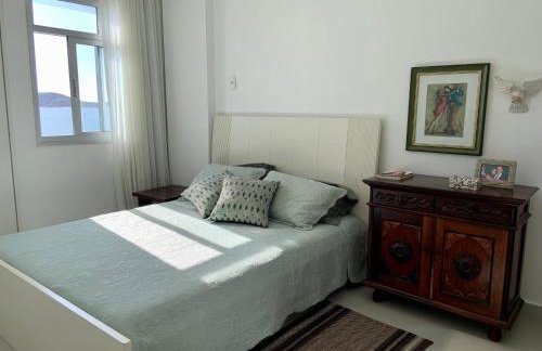 Apartamento vista do mar, pé na areia e águas tranquilas, no cento de Guarapari - Foto 18