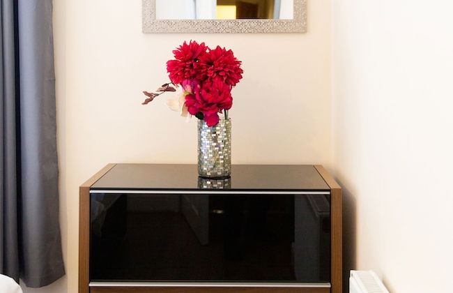 Velvet 1-bedroom Apartment With Balcony, Hoddesdon - Foto 11