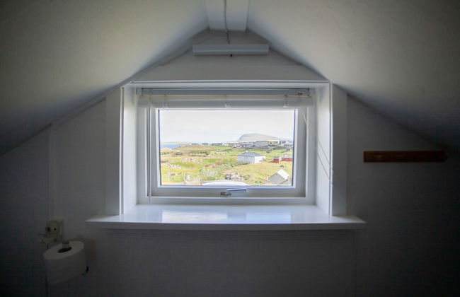 Red Robin - Vacation homes next to Svartifossur waterfall - Photo 9