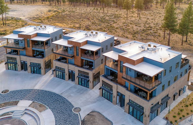 Sleeps 40! 8 Modern Units/20 Bdrs w/ Deck+hot Tub, 10mins to Downtown & Old Bend - Photo 40