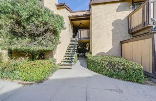 Cozy Fresno Condo w/ Balcony & Pool Access - Photo 3