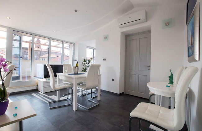 Apartment Four tower - Photo 1