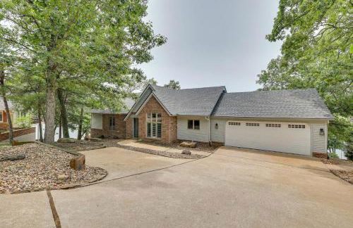 Bella Vista Home with Kayaks and Deck on Loch Lomond! - Photo 3