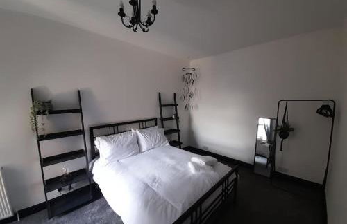 Chic 5 double bedroom house - 15 min to Manchester - Foto 28