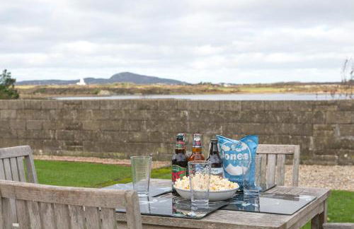 Peaceful property with stunning views - Pass the Keys - Photo 34