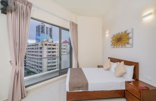 Marine Suites - Photo 18