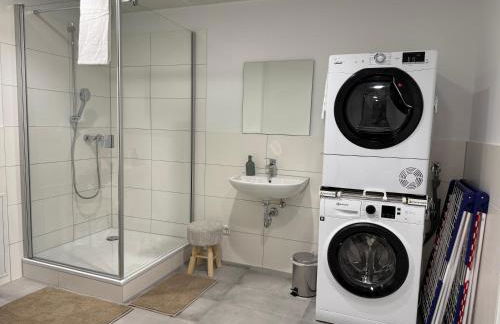 Deluxe 5-Bedroom Apartment with Modern Kitchen and Two Bathrooms - Foto 13