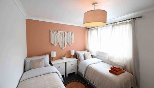 Manor Park - Photo 2