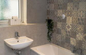 Comfortable 3BR Home, Steps from York Town Centre, Sleeps 6, Free Parking - Foto 19