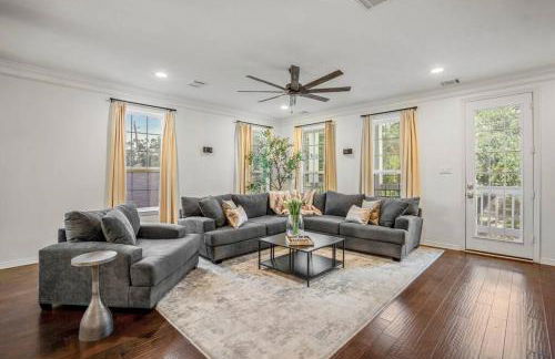 Vintage Hollywood Theater House in East Downtown - Foto 1