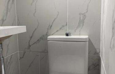 Highfield Home with free parkings, Surbiton, Kingston upon Thames, Surrey, Greater London , UK - Foto 48