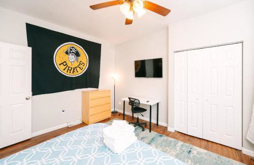 Pittsburgh's Sports Suite- FREE driveway Parking - Foto 7