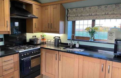 The Old Telephone Exchange - surrounded by fields! - Photo 12