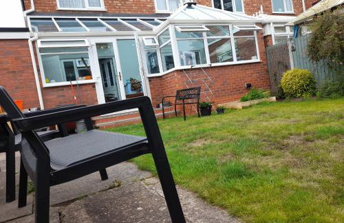 Cosy and Private with 55"TV and Dedicated Toilet Shower Space - Foto 43