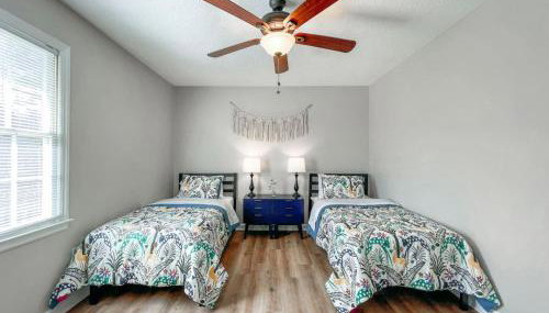 Fenced-In 4 BR 2mi North Hills, Garage, Storage - Foto 4