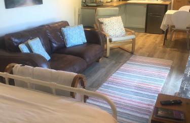 2 Guests - Garden Retreat with Balcony Views - Foto 6