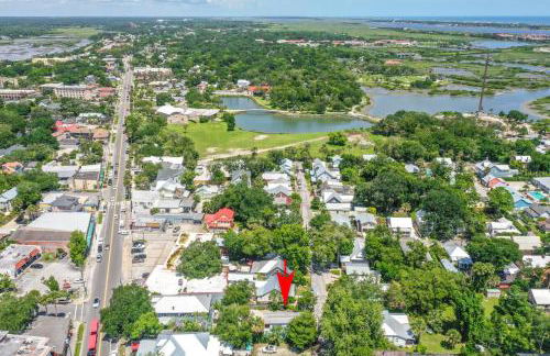 Treetop Cottage - 3 blocks from Historic District - Foto 31