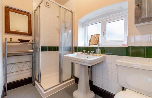 Pritams Gate 7 Bed 4 Bath Barn Conversion with Games Room Dog friendly Near the NEC & BHX - Foto 26