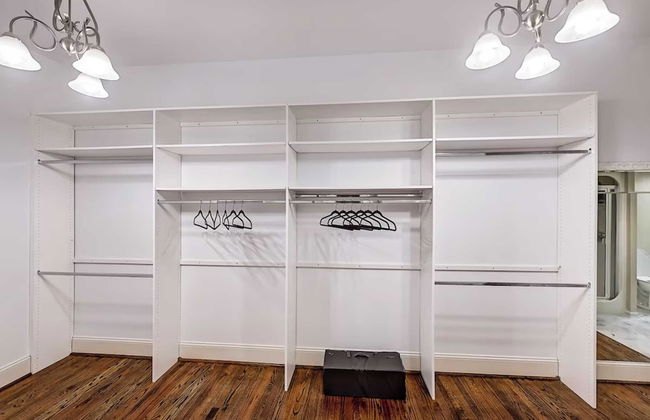 Lakefront Home Private Dock, Tiki Bar, Firepit Shore to Please by Avantstay - Foto 36