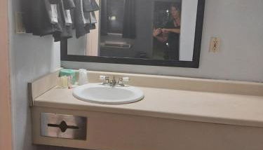 2 Queens Bed Hotel Room 142 - Foto 5