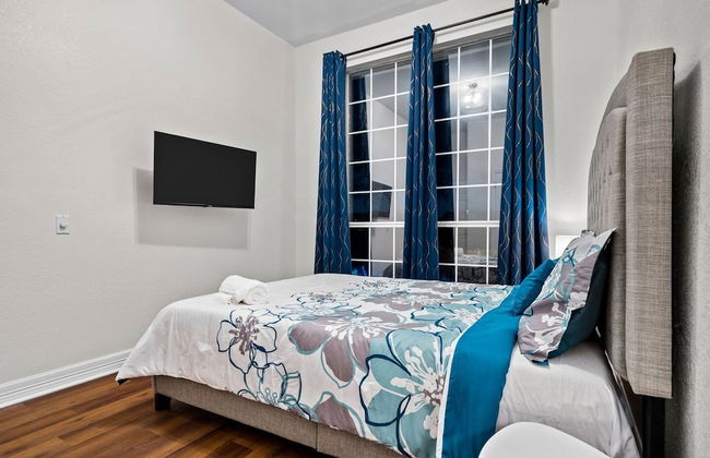 Stylish One Level Home Ping Pong Foosball Yard - Foto 25