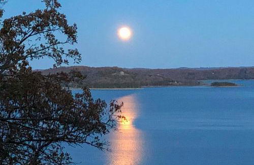 Beaver Lake Retreat with Lake Access and Fire Pit! - Foto 24