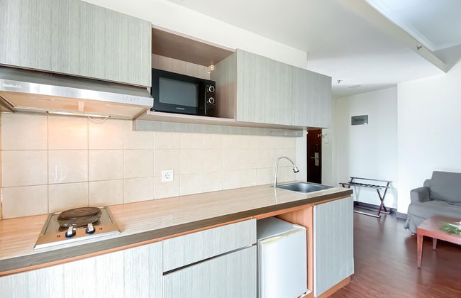 1BR Queen Bed at Ancol Marina Apartment near Dufan - Foto 8