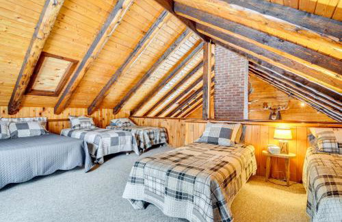 Deck and Fire Pit Secluded Cabin Near Lake Francis! - Foto 19