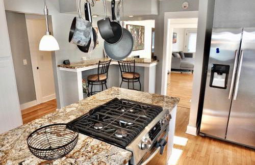 Beach City Craftsman - Walk to Beach - Foto 42