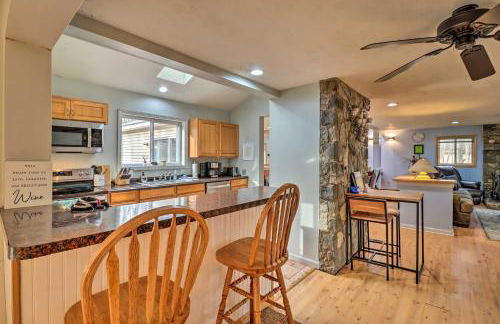 Game Room and Lake Access Albrightsville Home! - Foto 12