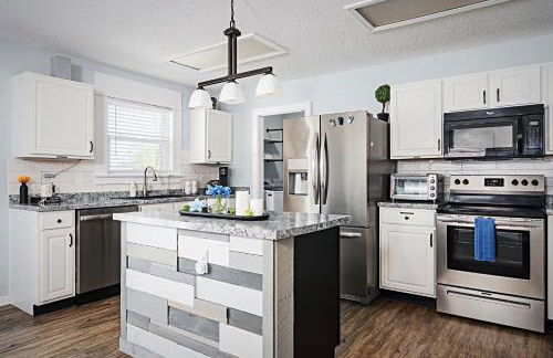 The Cozy Charcoal Cottage - with Garage - Family Friendly - Foto 15