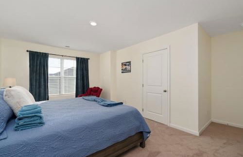 New 3BR Raceday Retreat - Steps from Speedway - Foto 37