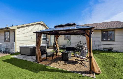 HotTub, Theater, Kings, & Firepit - NearWesley - Foto 10