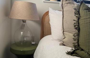 Still Waters - Luxury Lakeside Retreat with Hot Tub - Photo 21