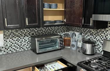 Stunning, Quiet Vista Retreat Minutes from Beach - Foto 2