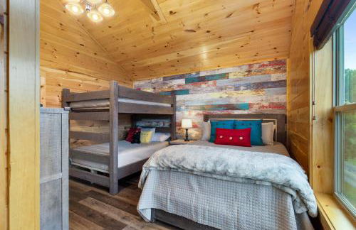 Smoky Bear Splash Top Rated Private Pool Cabin with Hot Tub, Mtn Views, Arcade Games, Excellent Location - Foto 31