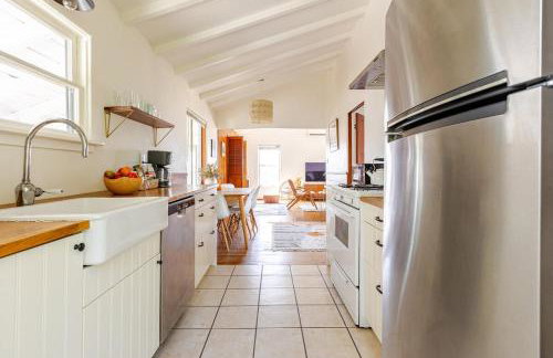 Serene & beautiful bohemian hilltop retreat - Foto 45