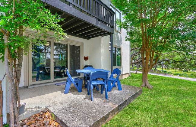 Charming Lakeside Condo - Moments to Lake Fun - Foto 23