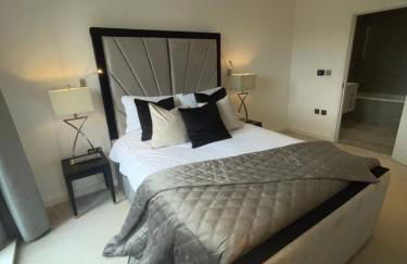 Superior Large Suite Luxury Living City Apartment, 2 Kingsize Bedrooms Business Suite - Free WiFi - Foto 7
