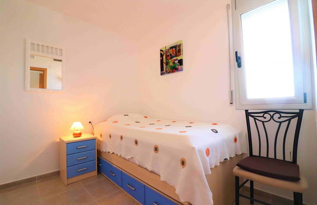 Pretty Apartment With Balcony - Photo 2